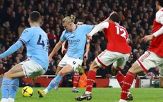 Ba 'báo thủ' xuất hiện, Arsenal thua đau và mất luôn ngôi đầu bảng vào tay Man City