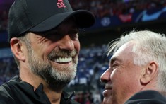 Liverpool thảm bại trước Real: HLV Klopp không nhịn nổi cười, mơ về kì tích tại Bernabeu