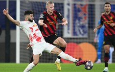 Man City bị trọng tài và VAR cướp trắng một quả penalty