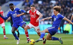 Fan Arsenal lại nổi điên với VAR vì bị mất bàn thắng