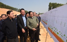 Thủ tướng: Không đầu tư cao tốc quy mô 2 làn xe, gây lãng phí