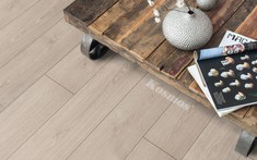Kosmos Cung Cấp Giải Pháp Trang Trí Không Gian Với Vân Gỗ Và Đá