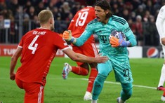 Thủ môn Bayern tặng người hùng Matthijs De Ligt xe tải chứa đầy sô cô la nhưng bị từ chối