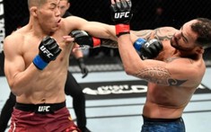 VIDEO: Võ sĩ Trung Quốc một đấm khiến đối thủ 'đi vào cơn lú'