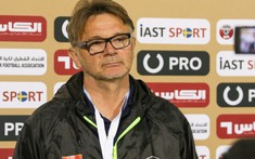 HLV Troussier nói gì khi U23 Việt Nam thua tan nát ngày ông ra mắt?