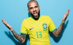 Nhu cầu sở hữu áo đấu của Dani Alves tăng vọt kể từ khi vào tù