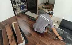 CEO Văn Phong của Sàn gỗ Toàn Thắng: Nên hay không nên sử dụng sàn nhựa giả gỗ?