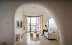 Căn hộ duplex tối giản với nhiều đường cong ấn tượng tại Quận 2