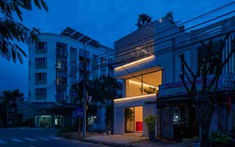 Nhà phố 2 lầu thoáng mát cả ngày với hồ nước song song giếng trời tại Đà Nẵng