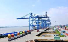 Tính đến 15/4, Việt Nam xuất siêu 5,25 tỷ USD