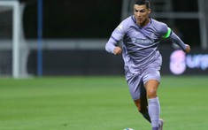 Ronaldo cãi nhau với đối thủ và đi thẳng vào đường hầm mà không bắt tay HLV