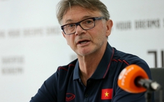 HLV Troussier tuyên bố thẳng với các đối thủ về mục tiêu của U22 Việt Nam tại SEA Games 32