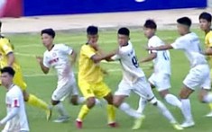 Giải U19 quốc gia liên tục xảy ra hành vi thô bạo, dùng 'kungfu bóng đá'