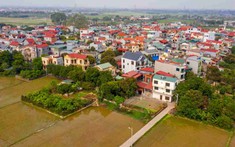 Nhà ống nhỏ 2 giếng trời thiết kế tối giản dành cho 3 thành viên tại Gia Lâm
