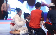 Nghị lực phi thường: Hotgirl võ thuật nén đau thi đấu, mang huy chương về cho Việt Nam