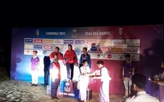 Trò cười SEA Games: Campuchia dùng 3 ô tô chiếu sáng, để trao HCV cho VĐV Việt Nam