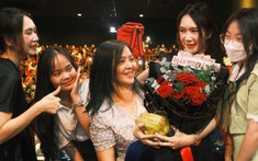 NSX Minh Hà cùng ông xã Lý Hải đi cinetour liên tục: 'Không thấy mệt mỏi, thấy fans là tỉnh lại liền'