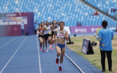 Chủ nhà Campuchia liên tục chơi xấu, VĐV Việt Nam đáp trả với cúp đúp HCV SEA Games 32