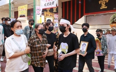 Lễ đưa tang của cựu thành viên nhóm Zero 9: Người thân tiều tụy, đồng đội cũ đến tiễn biệt lần cuối