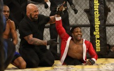 Trận MMA độc lạ nhất thế giới: Võ sĩ không chân hạ gục đối thủ lành lặn