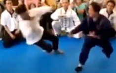 VIDEO: Cao thủ Trung Quốc dùng tuyệt kĩ 'Sư tử hống' hạ đối thủ, khiến cả thế giới run sợ