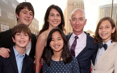 Tỉ phú Jeff Bezos yêu cầu con gái phải tiêu hết 1,1 tỉ đồng trong 7 ngày