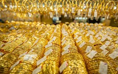 Giá vàng hôm nay 6-5: Vàng thế giới lao dốc