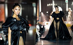 H'Hen Niê 'cực cháy' với set bikini đen huyền bí, tiếp tục làm vedette trong show của NTK Thảo Nguyễn