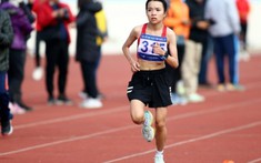 Cô gái tí hon phá kỷ lục quốc gia trẻ ở cự ly 5000m