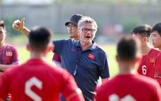 HLV Troussier gọi 9 nhà vô địch Đông Nam Á lên U23 Việt Nam