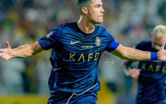 VIDEO: Ronaldo đáp trả Messi, bật mode 'farm gà' ở Ả Rập Xê Út