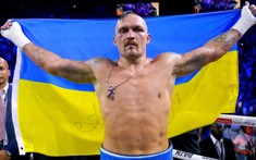 VIDEO: Võ sĩ Ukraina thoát thua nhờ trọng tài, rồi thắng ngược knock-out
