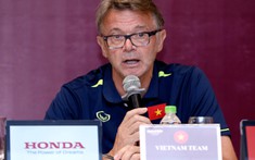 HLV Troussier: 'Việt Nam đã là số 1 ĐNÁ, giờ phải vươn tầm thế giới'
