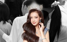 Bảo Ngọc nhận nuôi em bé bị mất gia đình sau vụ cháy chung cư mini: 'Chị lo cho em đến năm 18 tuổi'