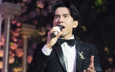 Đan Trường khoe vẻ điển trai 'không tuổi', hát live loạt hit đình đám tại sự kiện