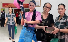 Bị netizen chê trách vì không ủng hộ cho nạn nhân vụ cháy, Phạm Thoại bức xúc: “Từ bao giờ mà từ thiện là nghĩa vụ?” 