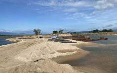 Một doanh nghiệp khai thác cát trên sông Đà Rằng bị UBND tỉnh Phú Yên đề nghị truy cứu hình sự