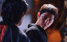 Song Joong Ki lột xác cực ngầu trong phim điện ảnh 'Đường cùng'
