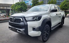 Toyota Hilux Adventure đã có mặt tại đại lý, giá đắt hơn Ford Ranger Wildtrak 100 triệu
