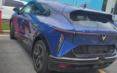 VinFast VF 7 lộ ảnh không ngụy trang tại nhà máy, sẵn sàng tuyên chiến với Mazda CX-5