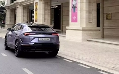 Bất ngờ với hình ảnh Lamborghini Urus S 2023 mang màu tím ngọc trai xuất hiện tại TP.HCM, biển đấu giá 50 triệu đồng