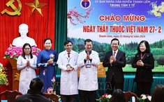 Chủ tịch nước Võ Văn Thưởng thăm, chúc mừng các y, bác sĩ tại tỉnh Hà Nam