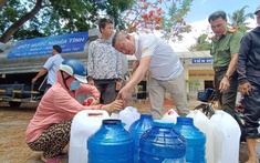 Những “Giọt nước nghĩa tình” làm mát lòng người dân vùng hạn mặn Bến Tre, Tiền Giang