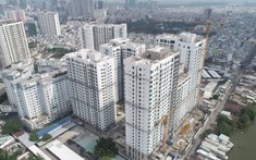 Nhộn nhịp công trường chung cư De La Sol chờ ngày được gỡ vướng