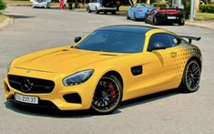 Xe thể thao Mercedes-AMG GT S với phong cách 2 màu ngoại thất được chào bán 5 tỷ đồng