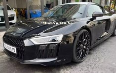 "Qua" Vũ tái xuất cùng Audi R8 V10 Plus trên đường phố Tp.HCM, siêu xe gần 10 năm mà mới như "xe cọp"