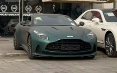 Aston Martin DB12 đầu tiên về Việt Nam, màu sơn phải xem là cực phẩm, ai sẽ là chủ nhân đây?