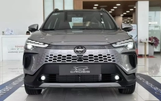 Chưa chính thức ra mắt thị trường Việt Nam, Toyota Corolla Cross 2024 đã bị "bán bia kèm lạc" tại đại lý