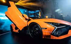 Siêu xe Lamborghini Revuelto có thể chạy 10 km không tốn 1 giọt xăng nào ra mắt tại láng giềng của Việt Nam