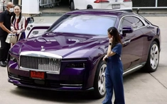 Madam Pang - chủ tịch liên đoàn bóng đá Thái Lan - tậu xe điện Rolls-Royce Spectre, giá từ 20,6 tỷ đồng